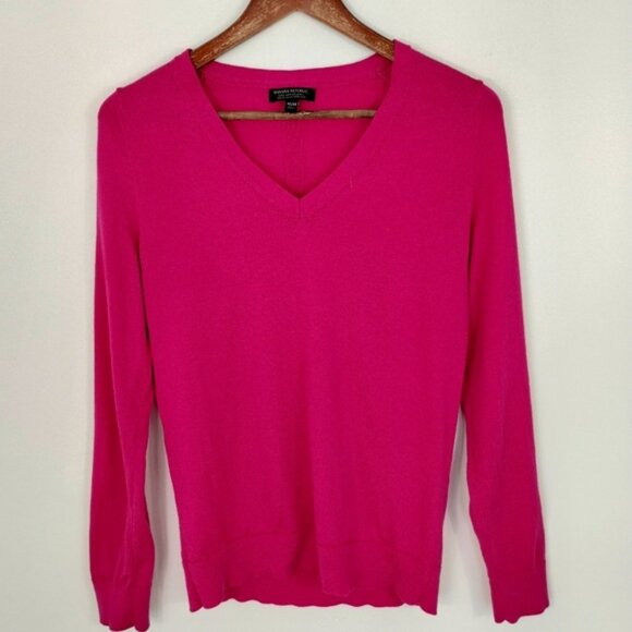 Banana Republic Magenta 100% Merino Wool V-Neck Sweater Women’s M Long Sleeve - Picture 1 of 9